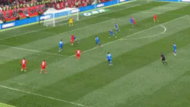 马克西姆维奇逆天倒钩，皇家贝蒂斯神奇扳平比分的简单介绍