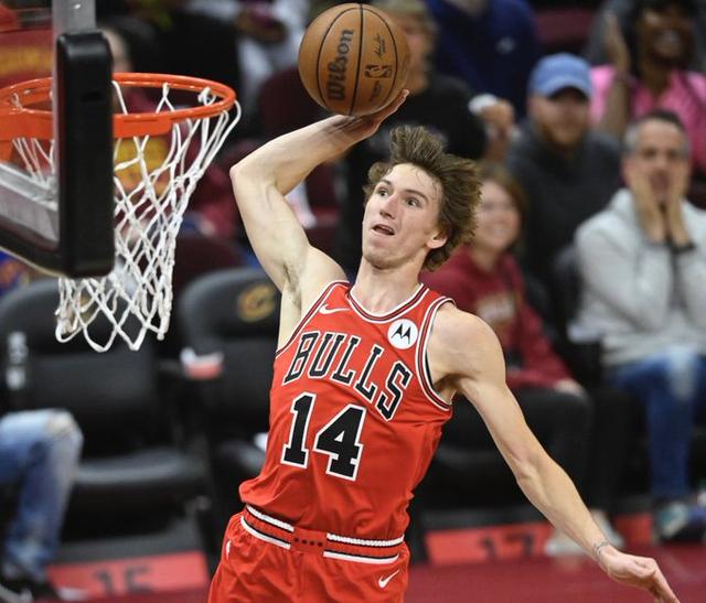 关于公牛遭遇惨败,拉文表现低迷影响全队的信息 关于公牛遭遇惨败,拉文表现低迷影响全队的信息