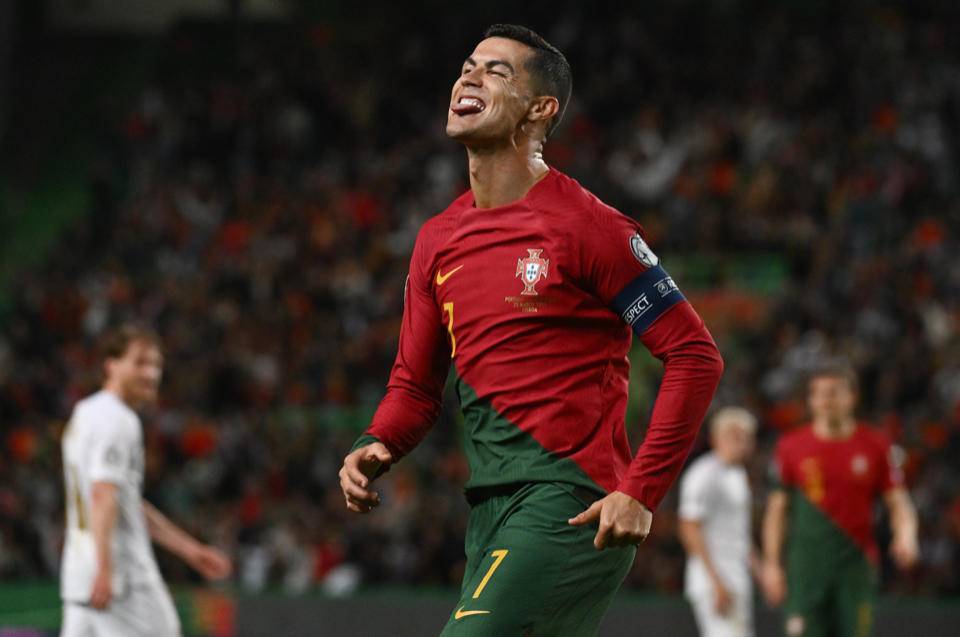 关于尤文图斯客场大胜，C罗梅开二度的信息