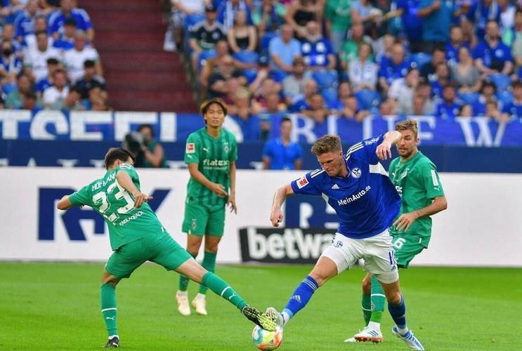 柏林赫塔后防线整体稳固,成为球队防线利器的简单介绍 柏林赫塔后防线整体稳固,成为球队防线利器的简单介绍