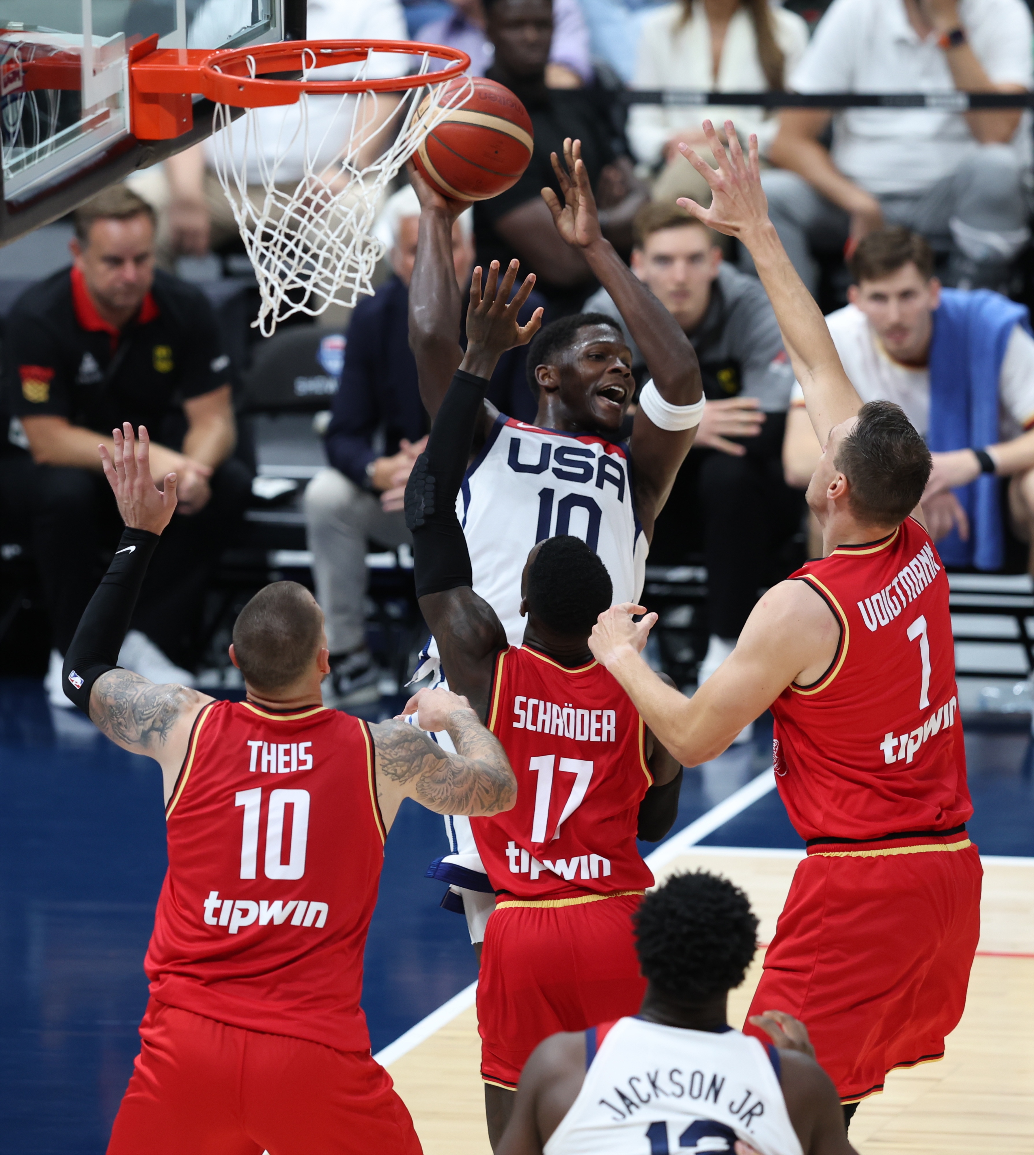 关于球员水平持续提升，篮球世界杯竞争激烈的信息