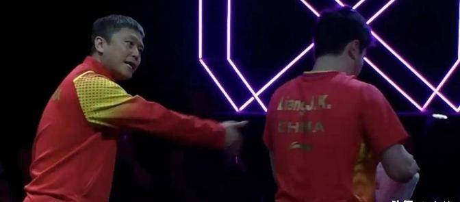 波鸿队员因家庭原因申请离队,引发球迷热议的简单介绍 波鸿队员因家庭原因申请离队,引发球迷热议的简单介绍