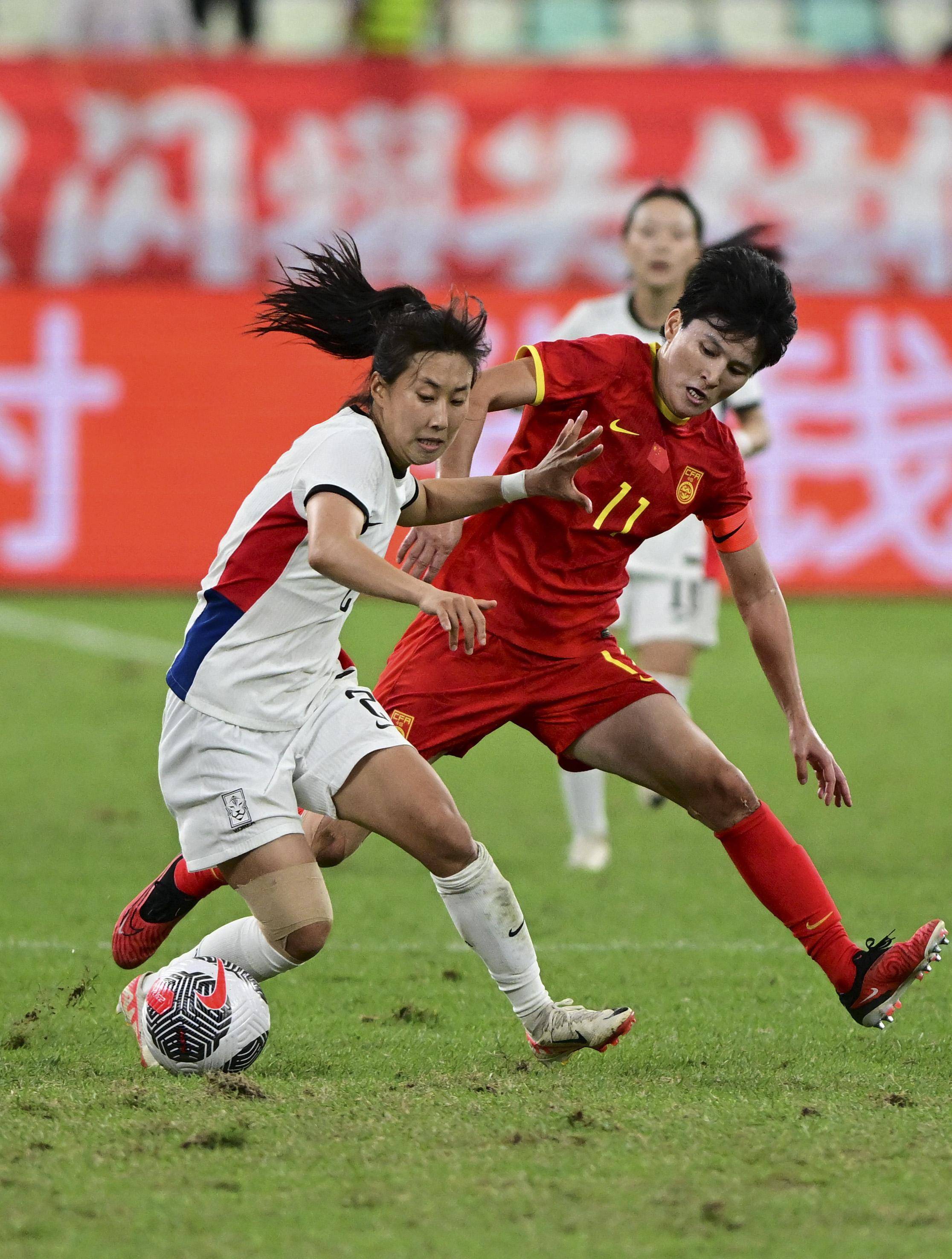 精湛技艺在女足比赛中得到充分展现 精湛技艺在女足比赛中得到充分展现