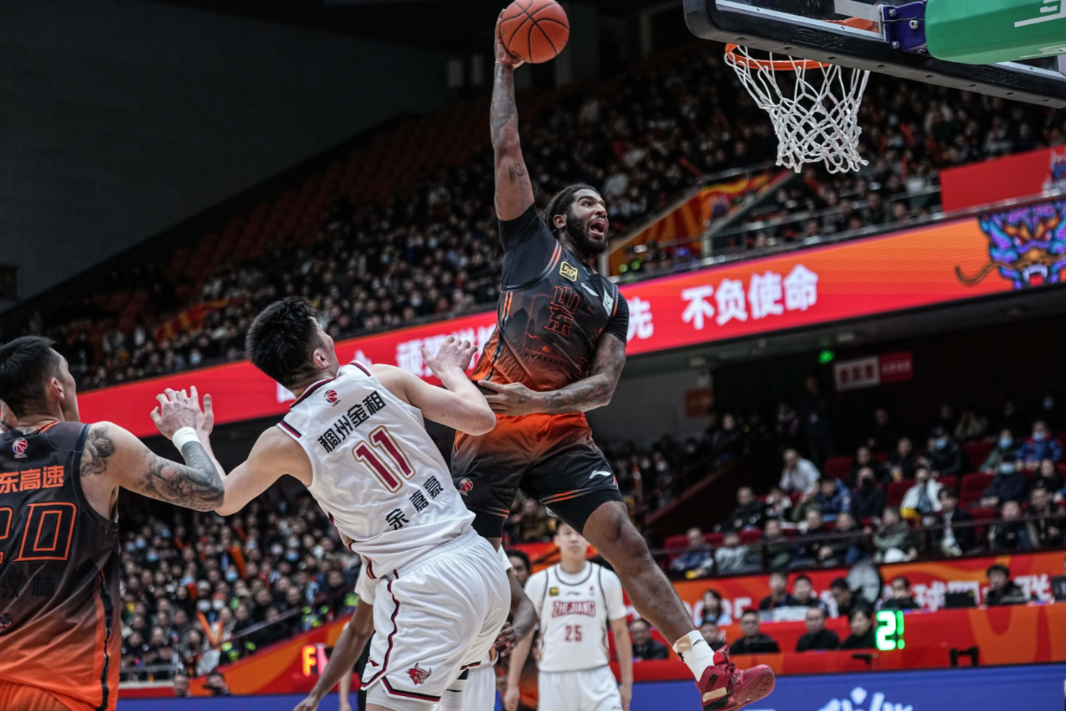 体能训练成果显著,球员状况良好 体能训练成果显著,球员状况良好