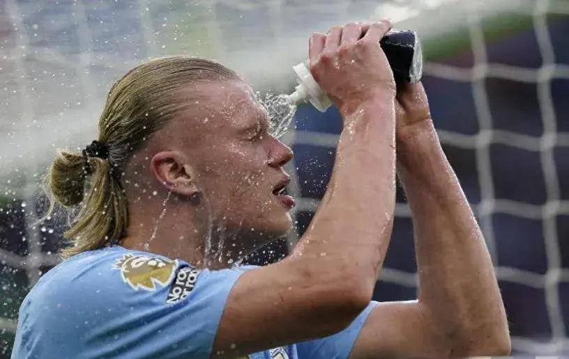 包含意大利对阵荷兰:强强对话引发球迷热议的词条 包含意大利对阵荷兰:强强对话引发球迷热议的词条