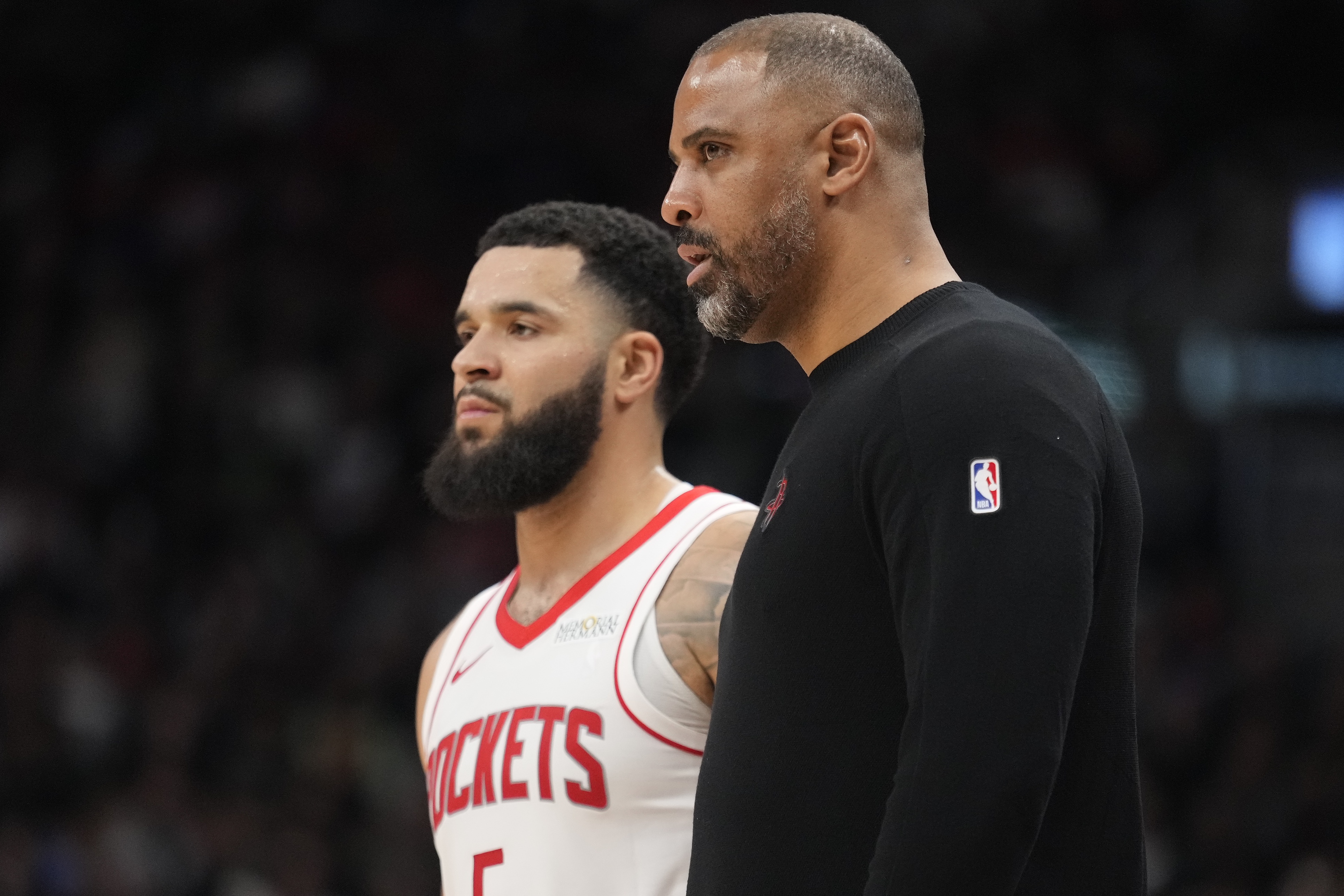 热火的主场氛围燃烧人的高层进攻一浪高过一浪的简单介绍 热火的主场氛围燃烧人的高层进攻一浪高过一浪的简单介绍