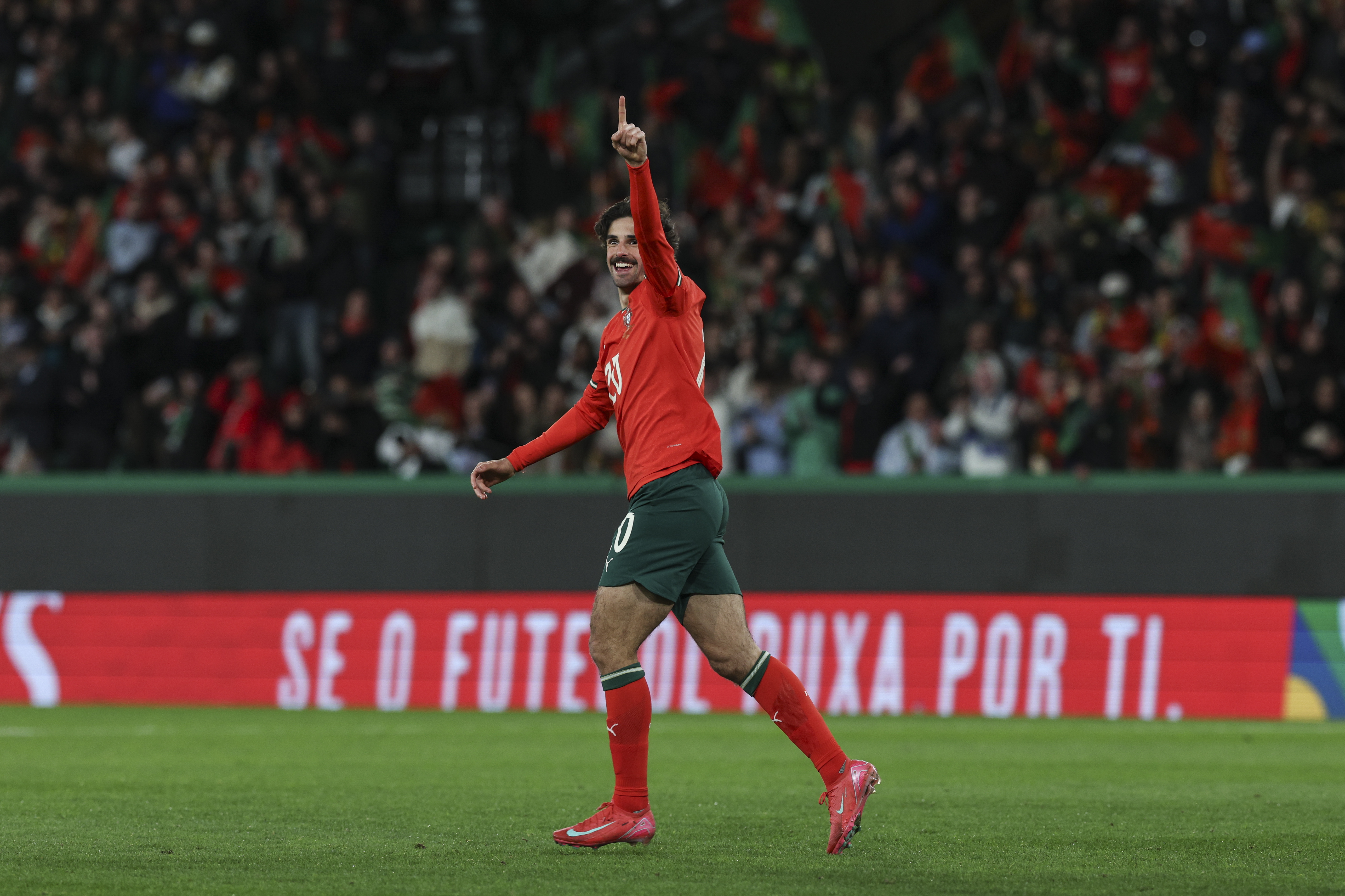 葡萄牙客场大胜,领先优势继续扩大的简单介绍 葡萄牙客场大胜,领先优势继续扩大的简单介绍