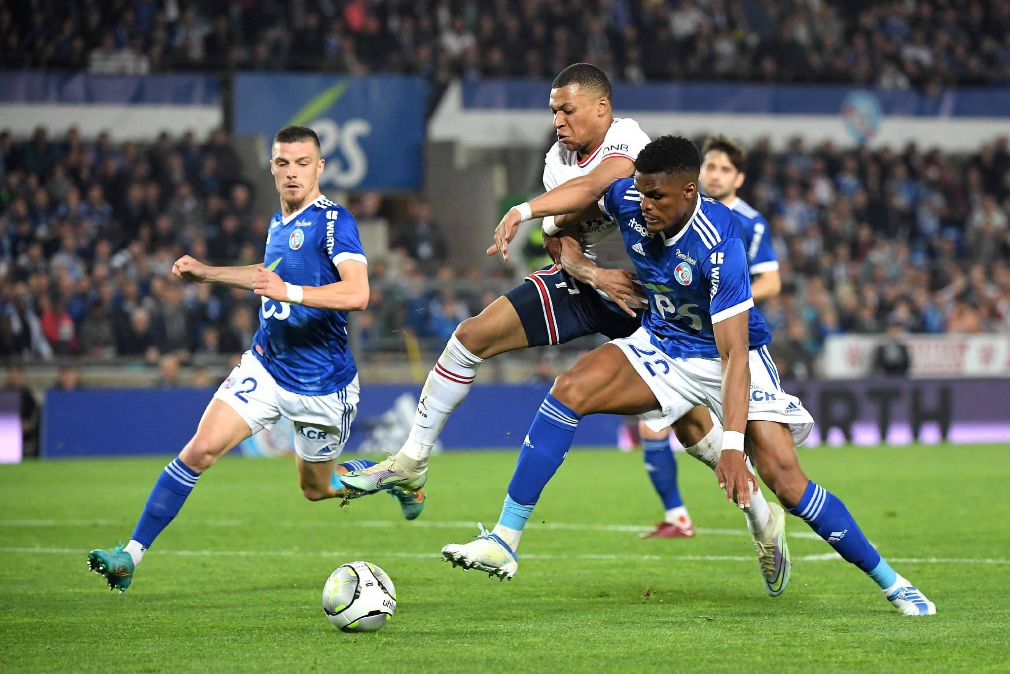 包含斯特拉斯堡客场连平,保持不败势头的词条 包含斯特拉斯堡客场连平,保持不败势头的词条