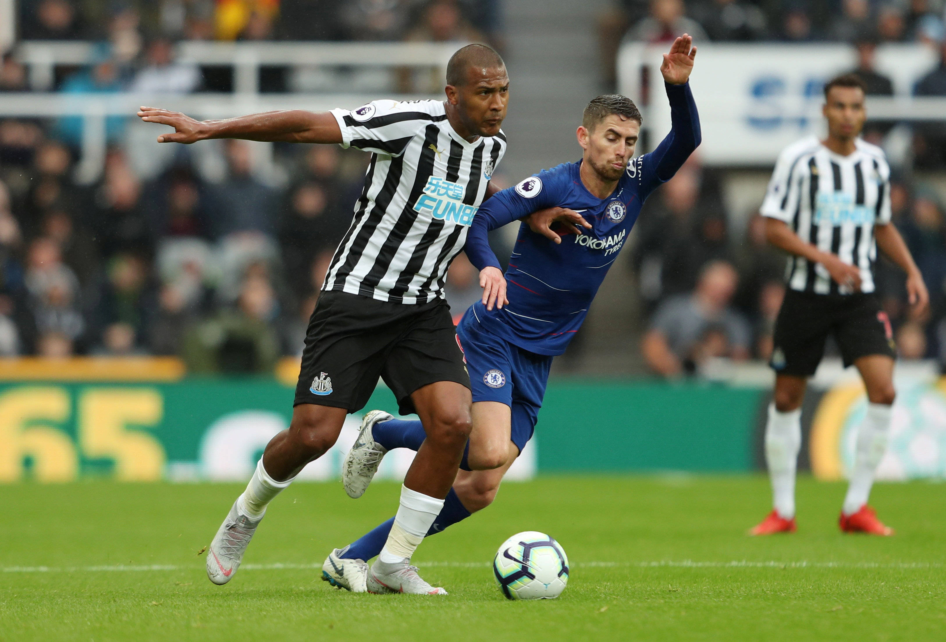 阿贾克斯晋级,欧冠新星崭露头角 阿贾克斯晋级,欧冠新星崭露头角