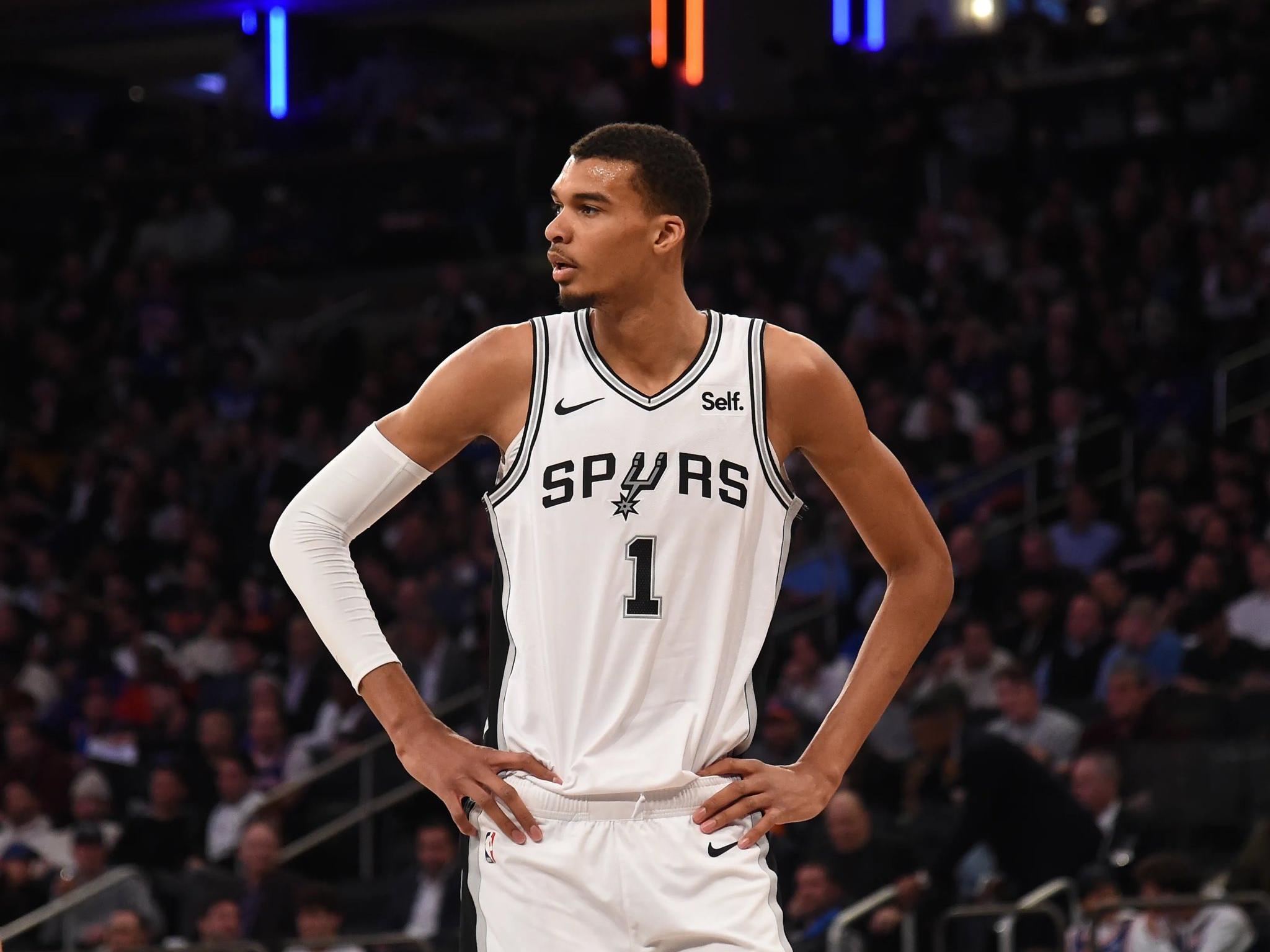 马刺队老将训练状态良好确保体能备战新赛季比赛的简单介绍 马刺队老将训练状态良好确保体能备战新赛季比赛的简单介绍