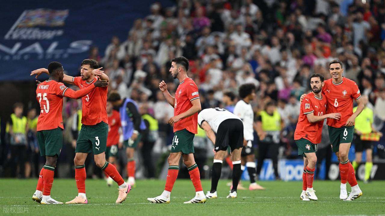 瑞士与西班牙在欧国联半决赛上演激战 瑞士与西班牙在欧国联半决赛上演激战