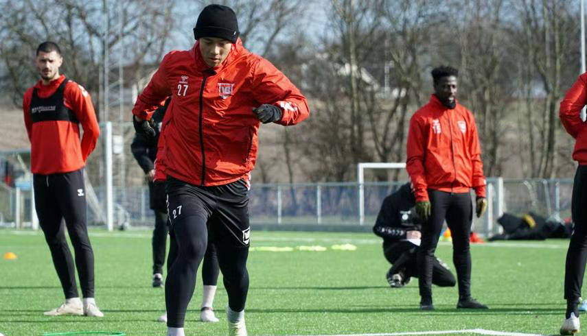 梅斯新援加盟亮相,助力球队冲击前列的简单介绍 梅斯新援加盟亮相,助力球队冲击前列的简单介绍