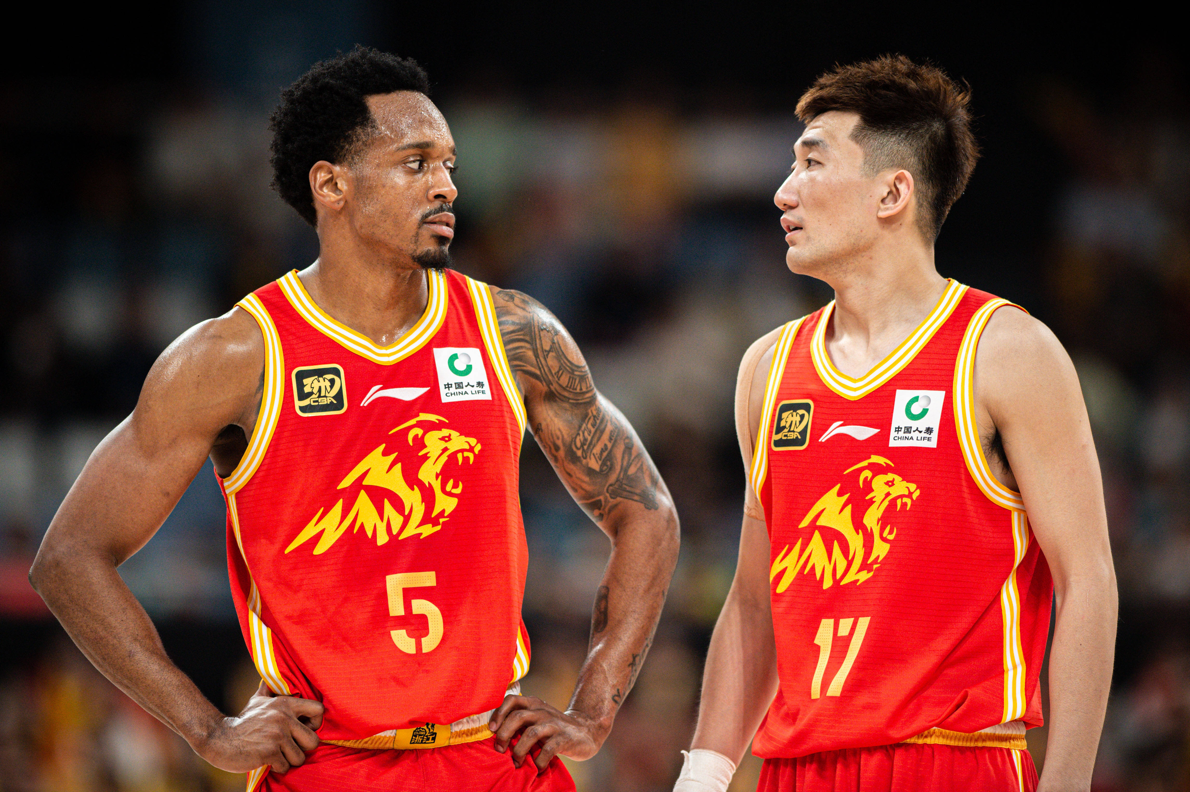 福建队再次失利，陷入季后赛淘汰危机的简单介绍