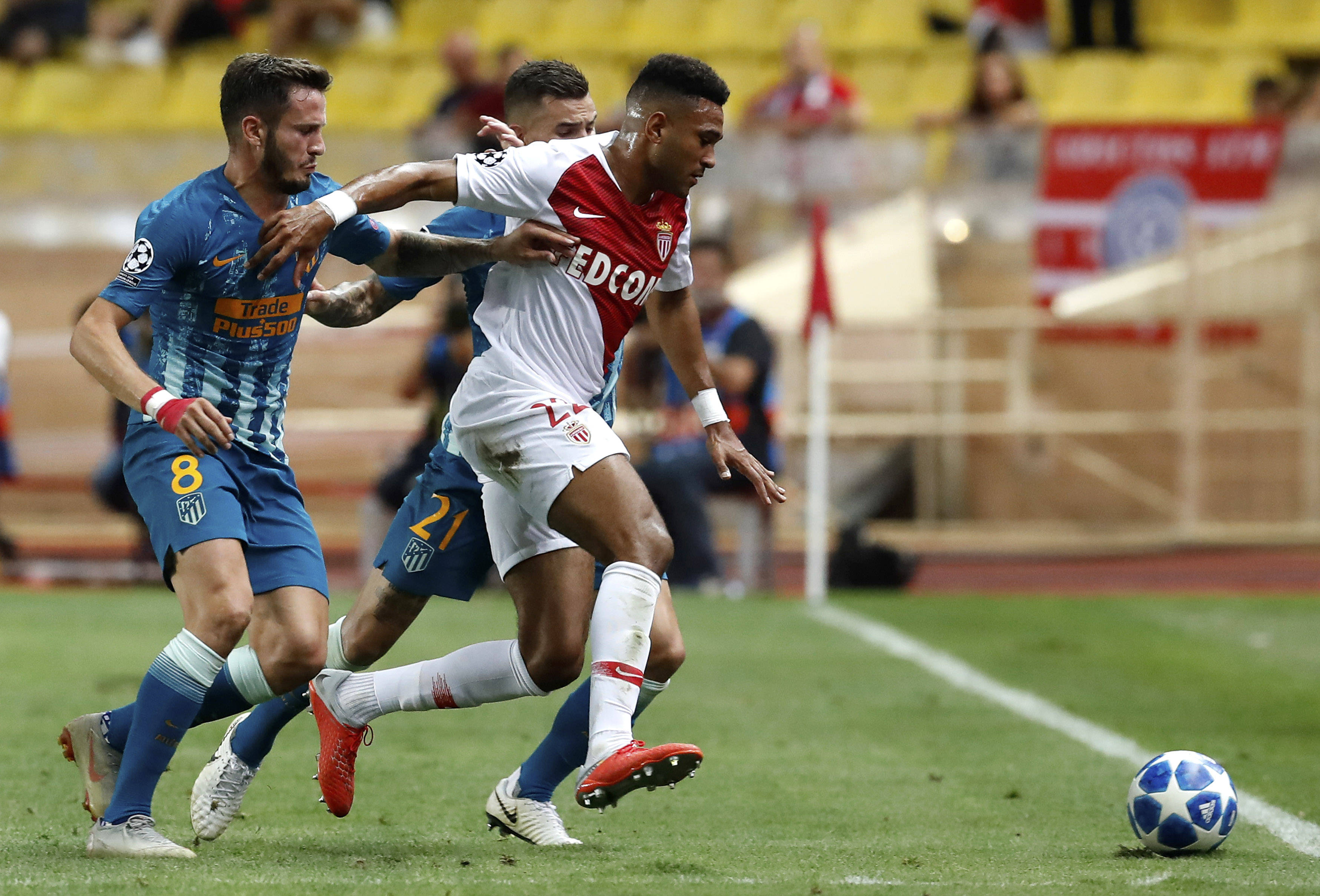 包含欧冠比赛进入激烈阶段，焦点战役即将上演的词条