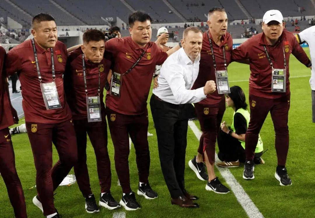 球员战术默契紧密,团队配合出色的简单介绍 球员战术默契紧密,团队配合出色的简单介绍