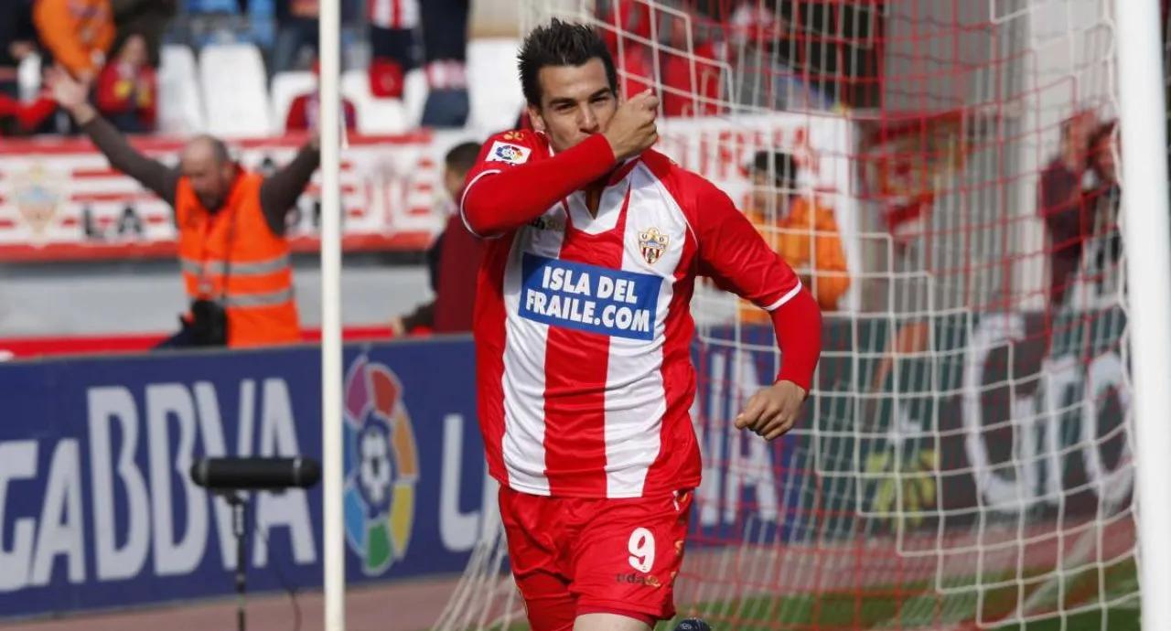 包含阿尔梅里亚主场备战，欲夺回当家球队头衔的词条