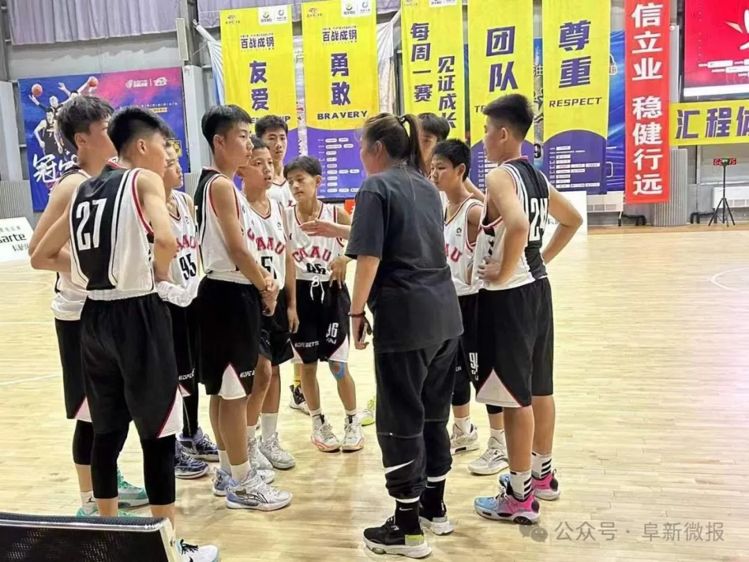 关于经典比赛回放，球迷沉浸在篮球世界中的信息