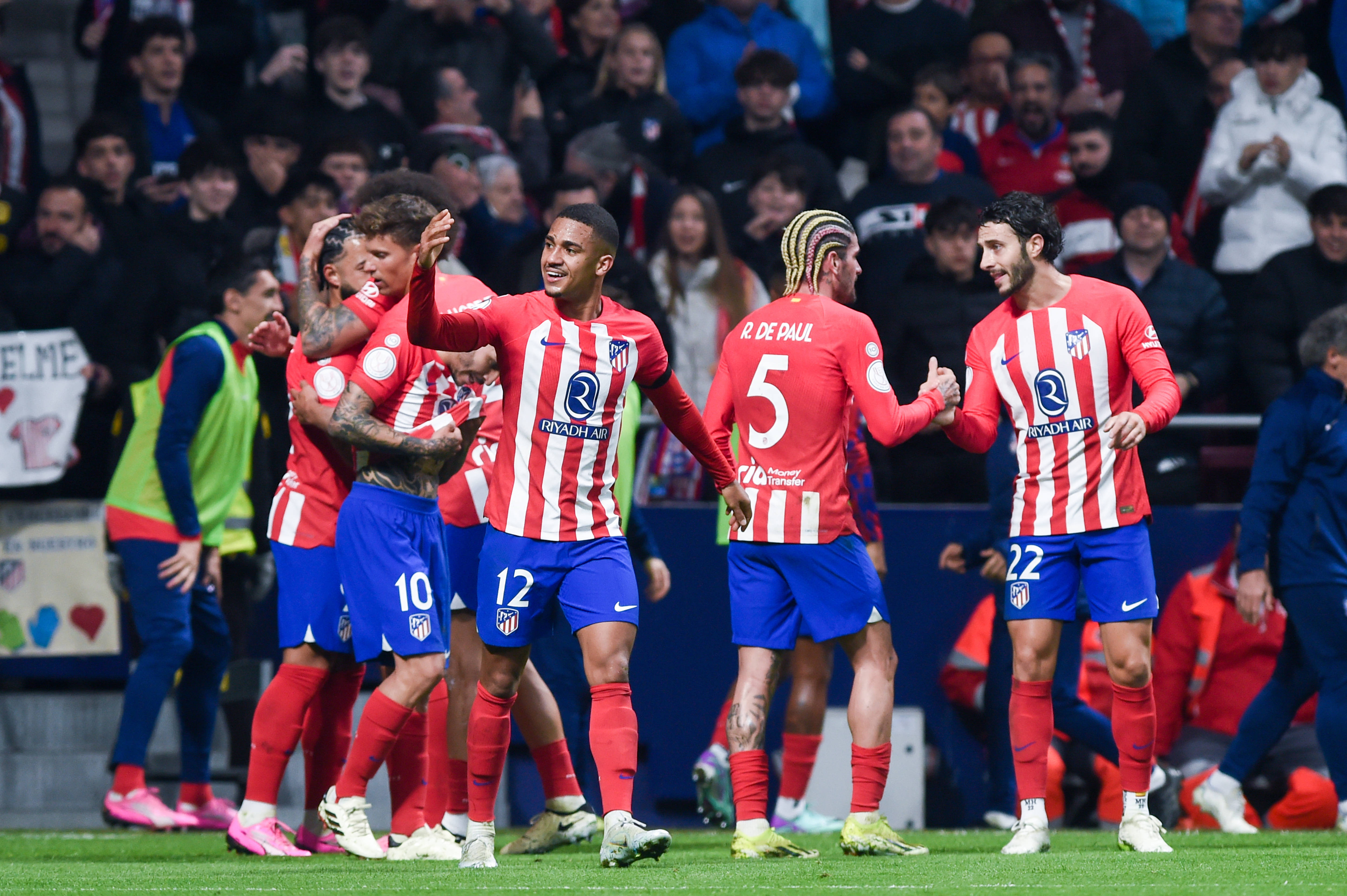 欧洲联赛焦点战,双方实力堪称一流 欧洲联赛焦点战,双方实力堪称一流