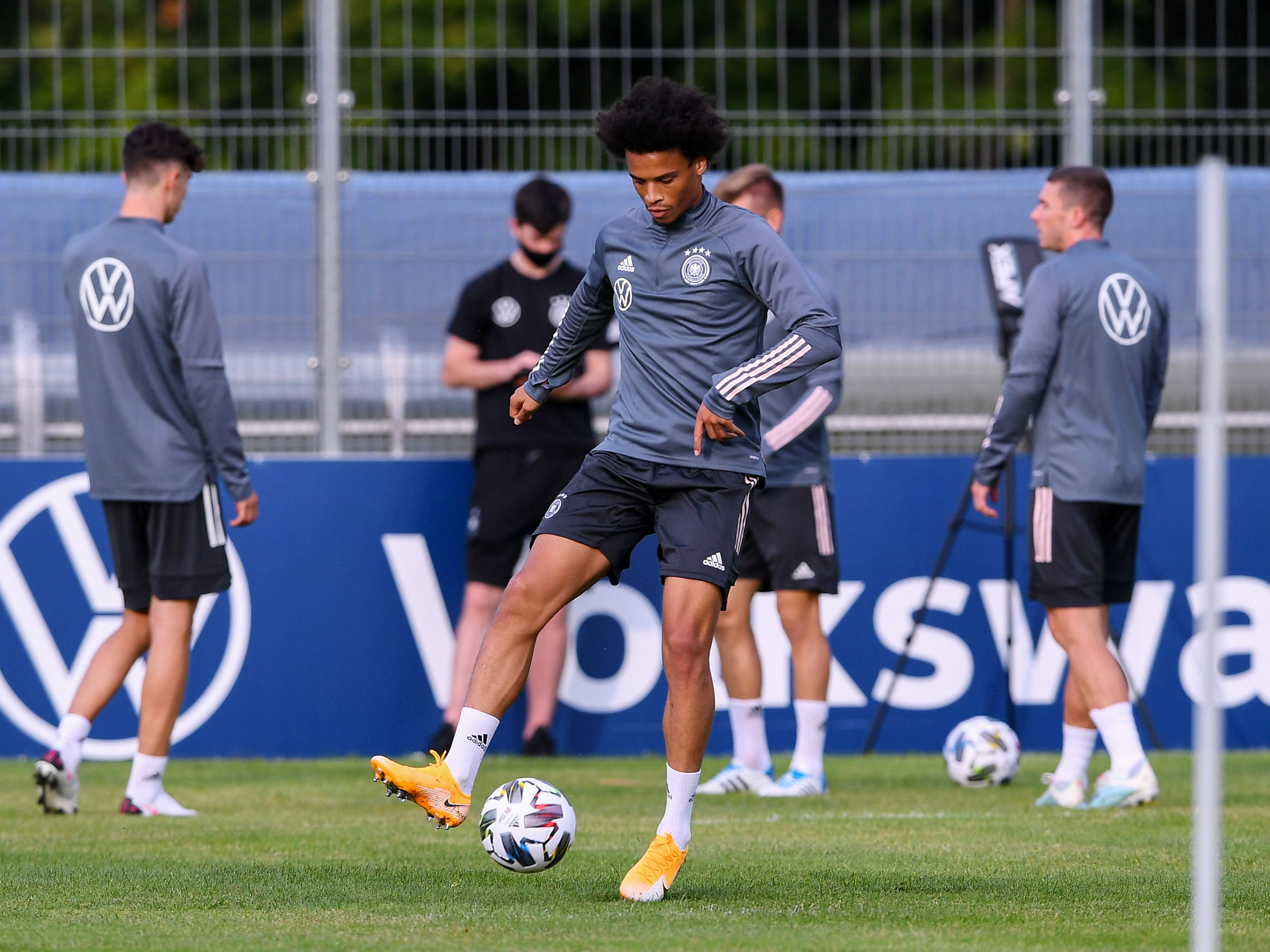 德国足球联赛转播权再添新规 德国足球联赛转播权再添新规