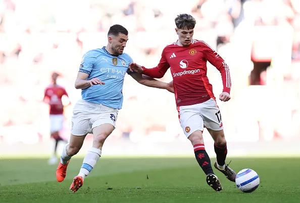 曼联签下新援,球队整体战力大增 曼联签下新援,球队整体战力大增