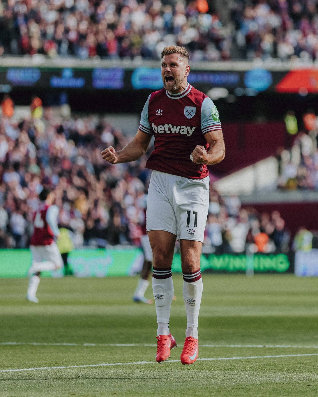 曼联力克西汉姆联,逼近前四 曼联力克西汉姆联,逼近前四