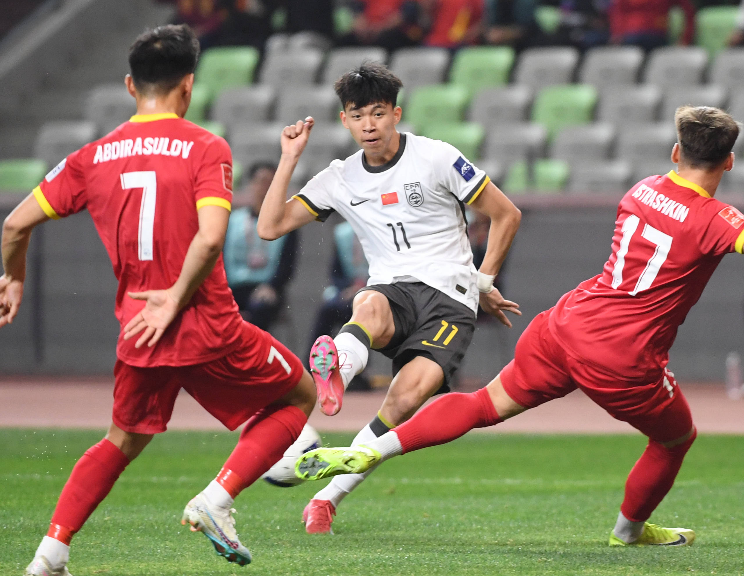 令人期待的亚洲足球巅峰对决 令人期待的亚洲足球巅峰对决