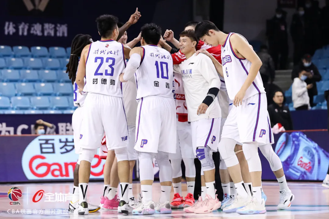 关于主教练战术布置巧妙,助球队赢下关键一战的信息 关于主教练战术布置巧妙,助球队赢下关键一战的信息