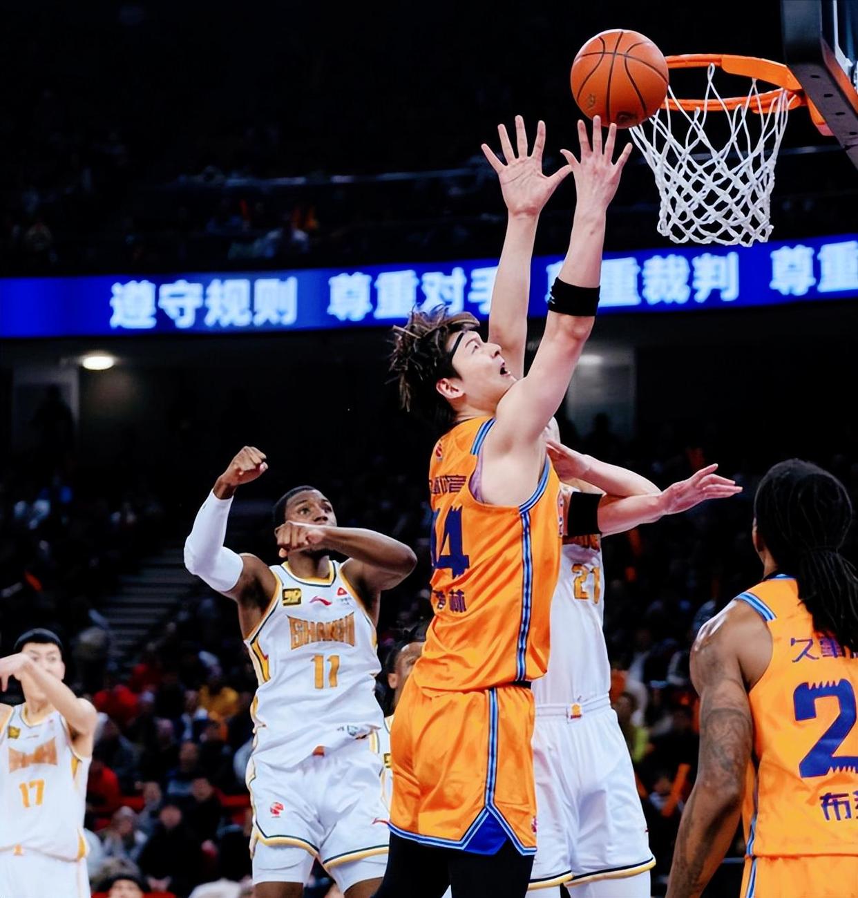 黑马出现!实力强劲团队震惊球场的简单介绍 黑马出现!实力强劲团队震惊球场的简单介绍