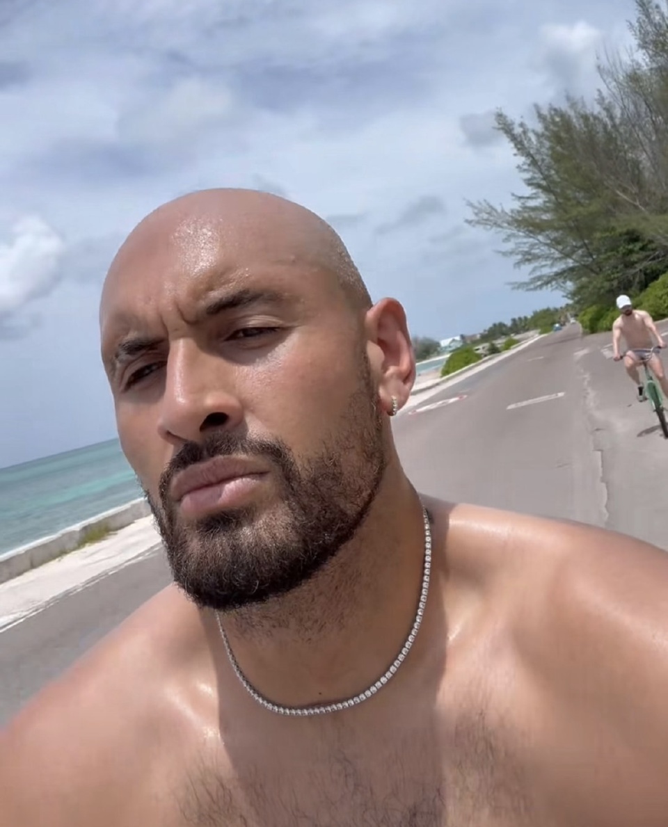 美国网球队险胜西班牙网球队，克耶高斯高光表现的简单介绍