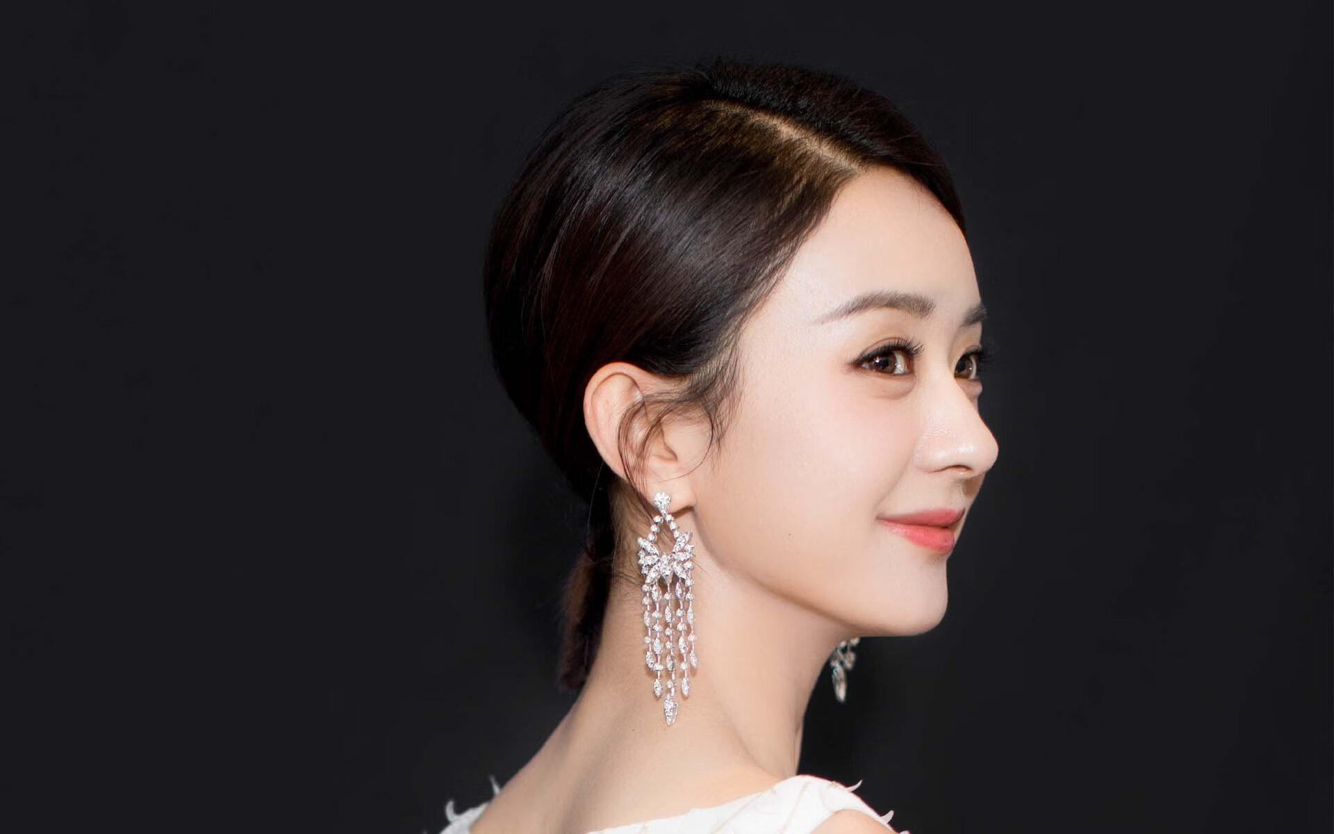 哥伦比亚速胜尼斯，光芒之下，金玟哉的硬仗之王本色